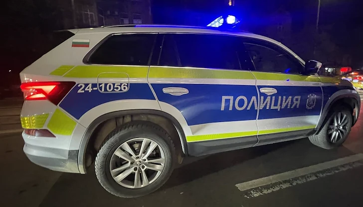 Непълнолетната е пътувала в автомобил, управляван от 32-годишен мъж Непълнолетната е пътувала в автомобил, управляван от 32-годишен мъж