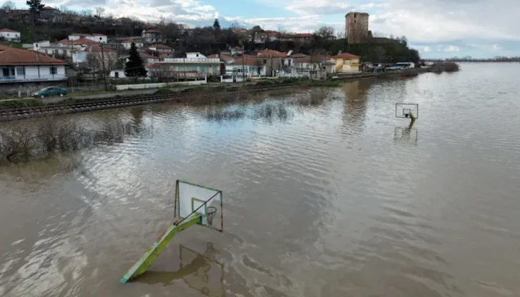 Река Марица заля 150 хиляди декара в Гърция, опозицията поиска оставки Река Марица заля 150 хиляди декара в Гърция, опозицията поиска оставки
