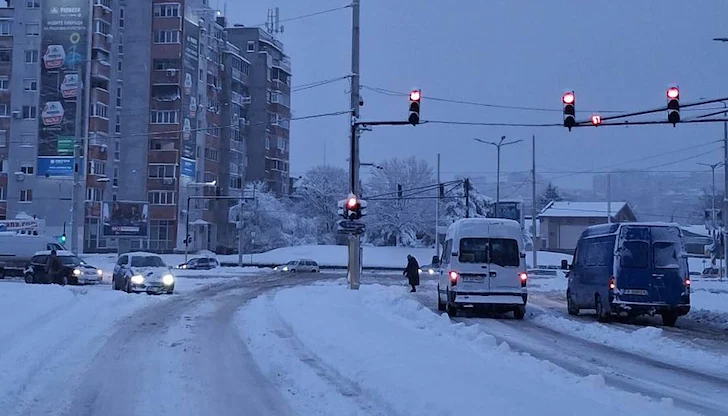 Шофьорите ще платят цената на закъснялата реакция на снегопочистващите фирми Шофьорите ще платят цената на закъснялата реакция на снегопочистващите фирми