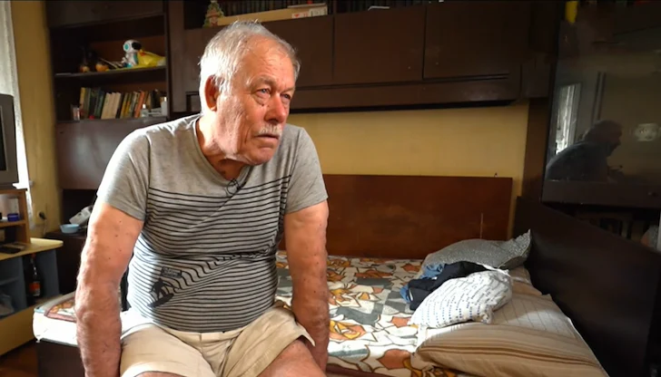 Възрастният русенец отглежда сам четирима внуци Възрастният русенец отглежда сам четирима внуци