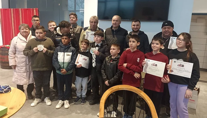 Третокласникът Йоан Борисов изненада с четвърто място сред 21 участници Третокласникът Йоан Борисов изненада с четвърто място сред 21 участници