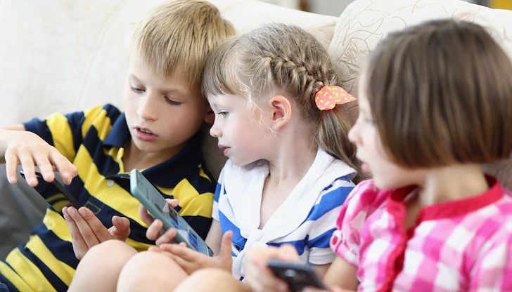 Близо 30 процента от децата са пристрастени към екраните Близо 30 процента от децата са пристрастени към екраните