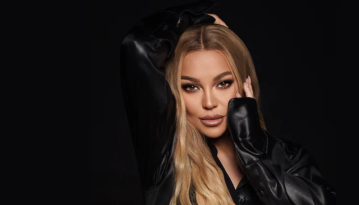 Певицата стартира бизнес с бижута навръх музикалния си юбилей Певицата стартира бизнес с бижута навръх музикалния си юбилей