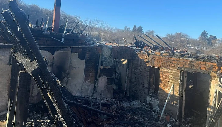 Младо семейство с дете загуби всичко при инцидент през януари в Каран Върбовка Младо семейство с дете загуби всичко при инцидент през януари в Каран Върбовка