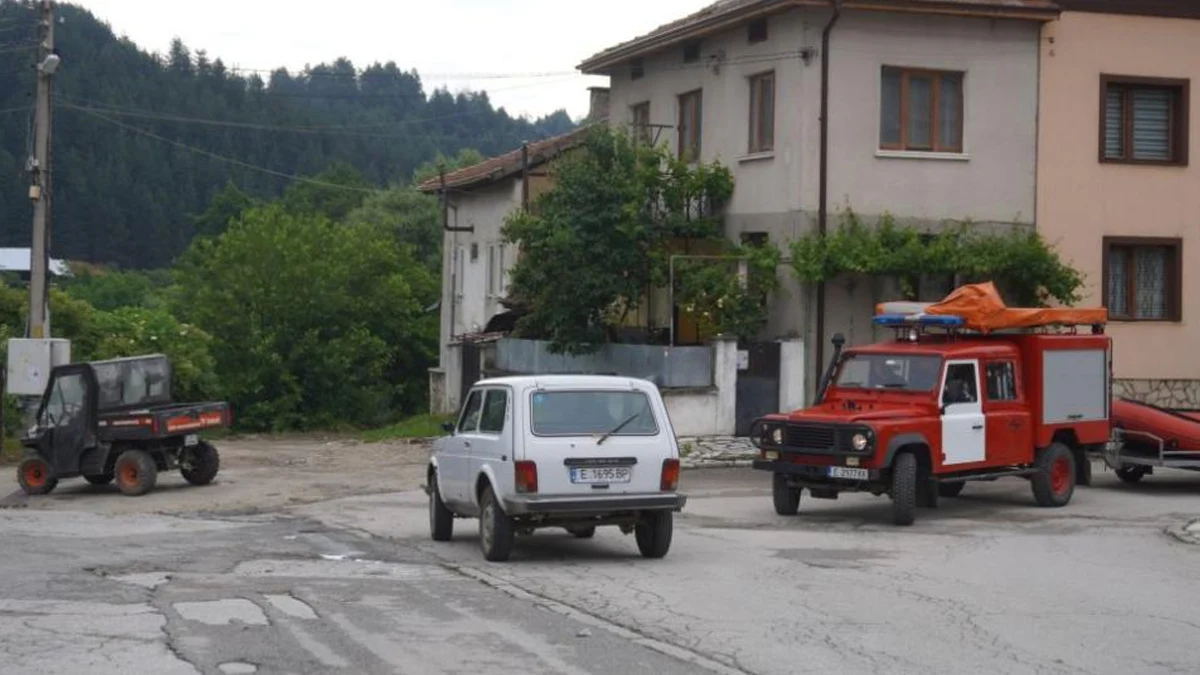 Свидетели твърдят, че издирваният е бил в селото с джип