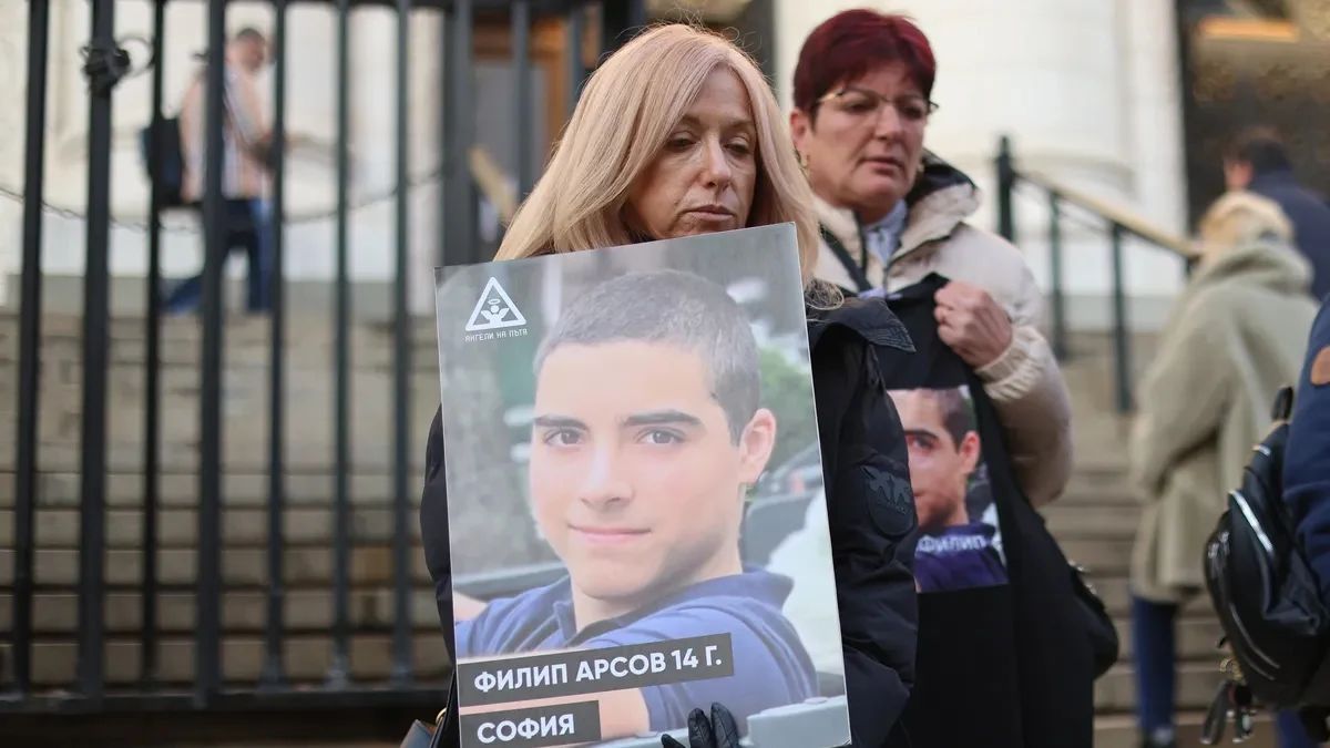 Близки и граждани излизат на протест пред Съдебната палатаДнес в