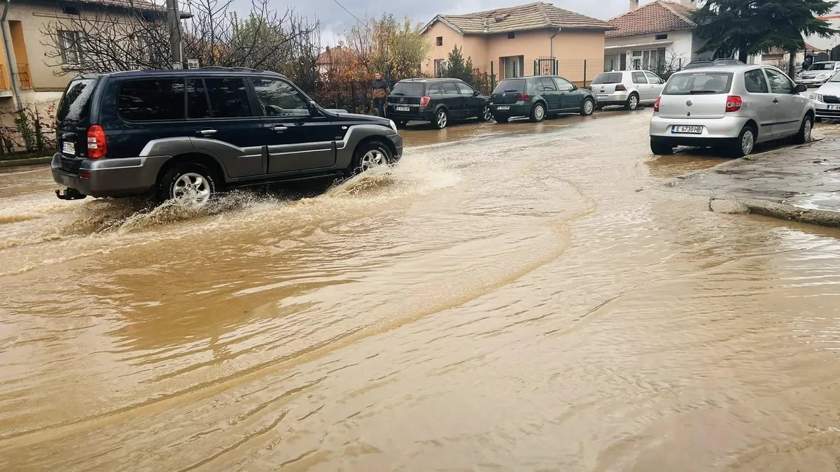 Смолян и Кърджали под заплаха от 65 литра дъжд на