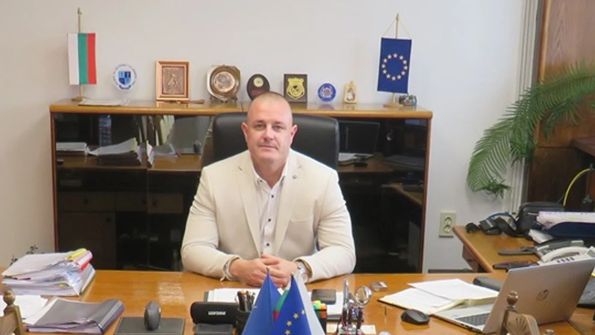 Съдът и шефът на МВР – Русе общуват като в