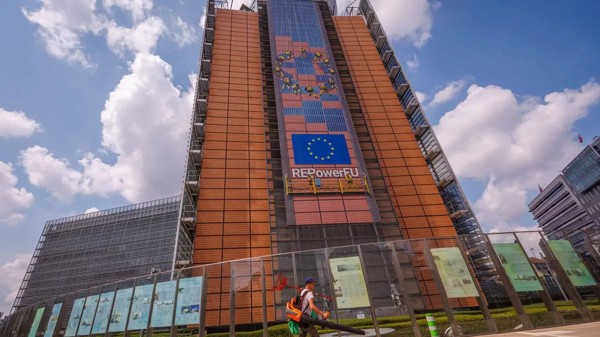 Серия от атаки срещу ЕИБ и Шенгенската система разкрива тежки