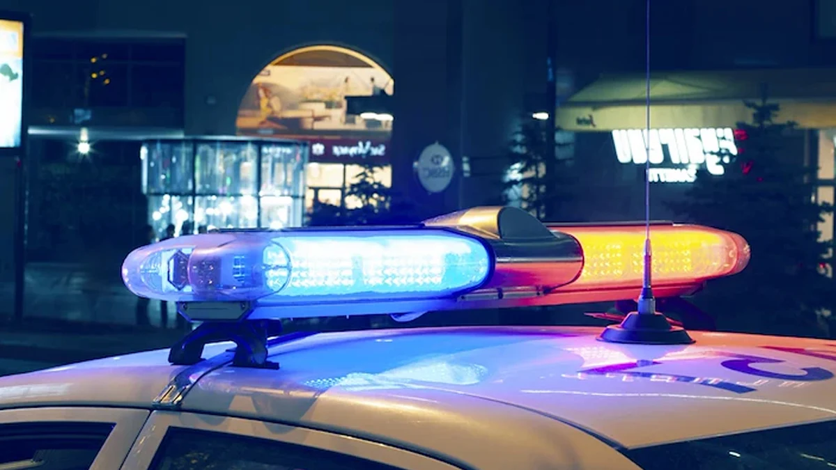 Заледен път е вероятната причина за сблъсъка между две коли