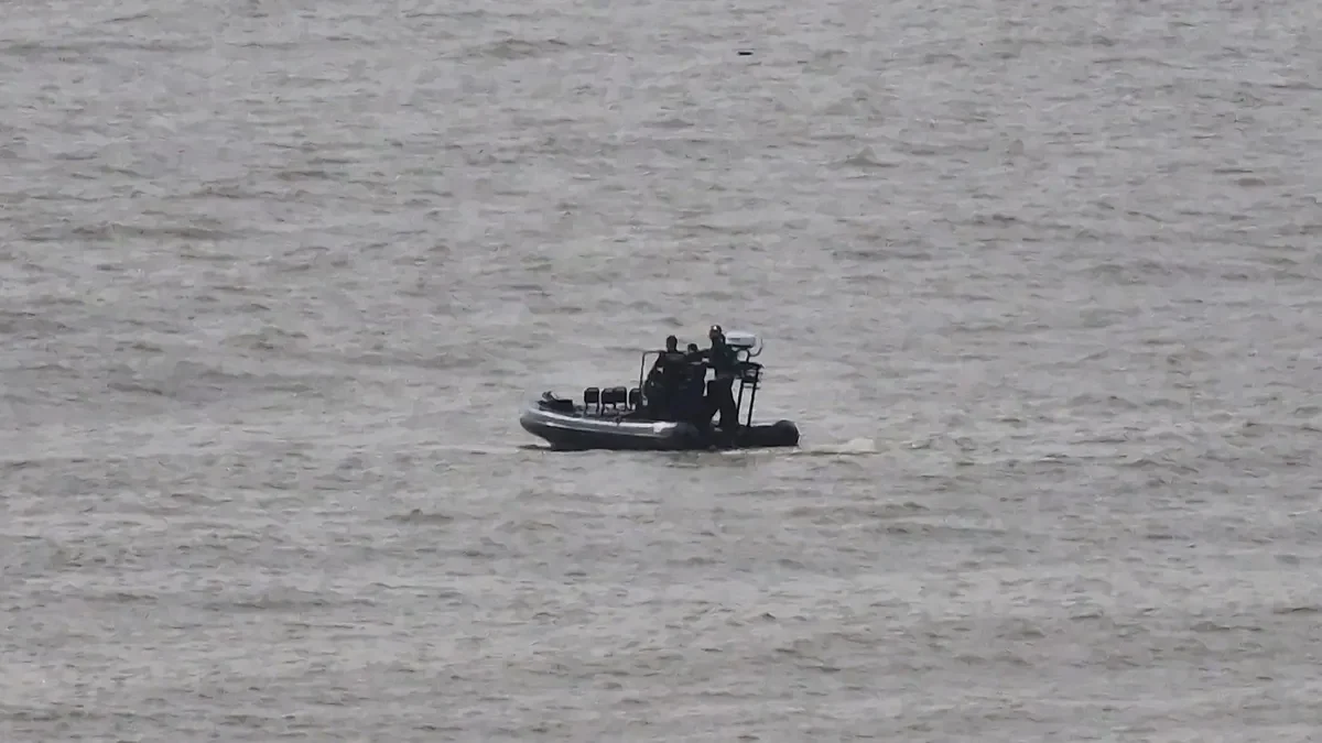 Акцията по вода и въздух продължава утре сутринТежка зимна буря