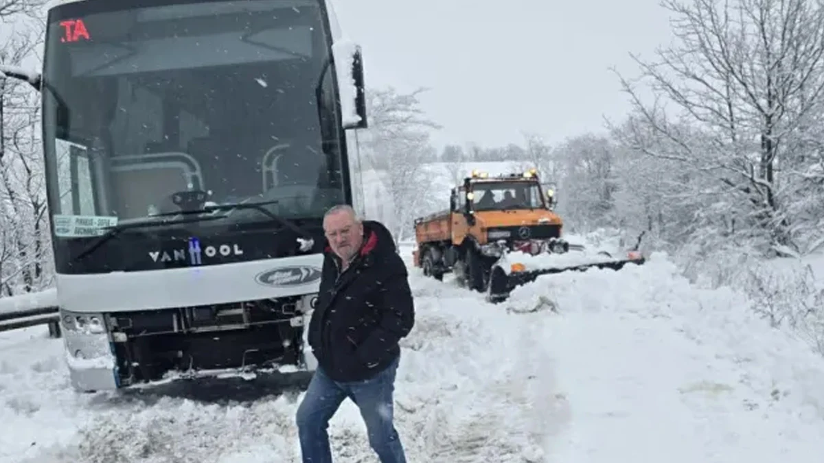 Въпреки обърнатите ТИР-ове и закъсали коли, АПИ не въведе ограничения