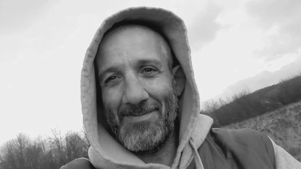 Изпращат привърженика на драконите в петък в гробищен парк ЧародейкаТъжна