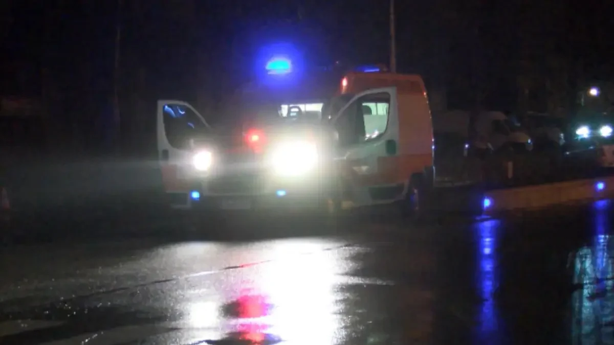 Шофьор е с охлузвания след удар на кръстовището с улица