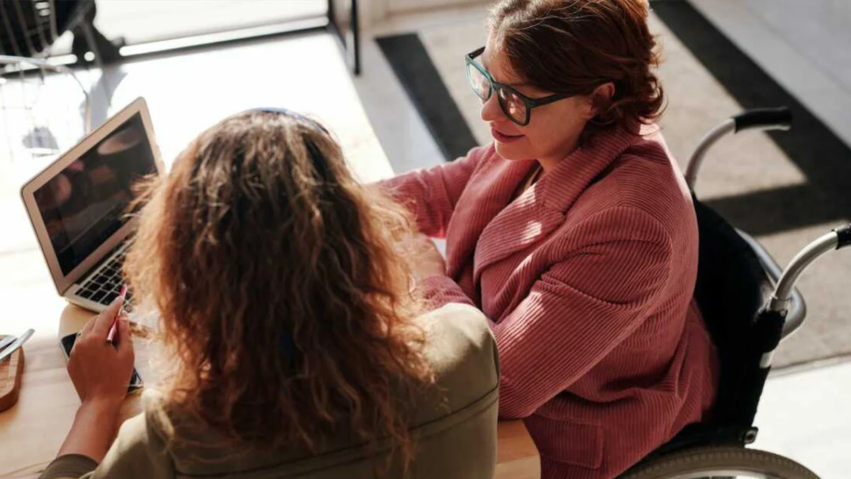 Местните жители обхождат брега, докато въпросите за координацията на институциите