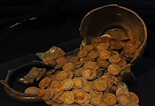 Археолози откриха съкровище от над 400 златни рубли