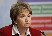 Меглена Плугчиева: Опасен кабинет управлява по време на война