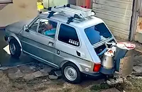 Кубинец подкара стар "Фиат" на дървени въглища