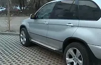 Вандали режат гуми до джанта заради паркоместа в София