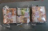 Митничари иззеха над 100 хиляди недекларирани евро на Дунав мост