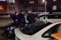 Летящи отломки от дограма удариха 13 автомобила след взрива в Русе