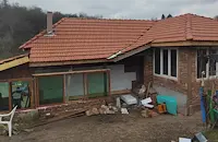 Дарители възстановиха изгорелия дом на семейство от община Две могили