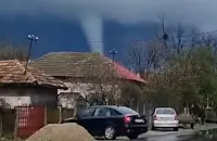 Смерч се изви в румънско село на 60 километра от Русе
