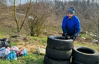 Младежи изчистиха пътя между Сандрово и Мартен