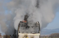 Автобусът на Тракийския университет пламна край Казанлък