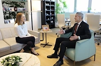 Андрей Гюров обсъди отбраната на Европа с Роберта Мецола