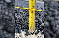 Изливат 15 сантиметра асфалт край блок "Странджа планина" в Русе