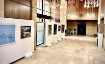 Картини на русенски художници украсиха фоайето на Общината