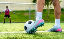 Как да изберем най-добрия модел футболни обувки за терена?
