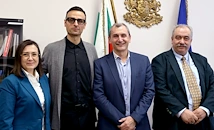 Димитър Бербатов предлага мобилни лекарски кабинети за децата