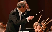 Русе разбива мита за петък 13-и