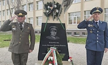 Ветово почете военния летец Велико Пенчев