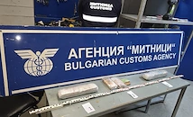 Митничари хванаха над 100 000 скрити евро в Русе