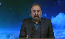 Водещ в Иранската национална телевизия избухна в плач заради смъртта на Али Хаменей