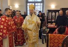 Вярващите се поклониха пред Светия кръстПравославните християни отбелязаха третата неделя