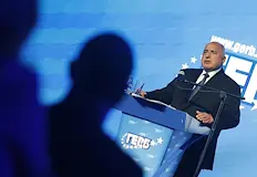 Лидерът на ГЕРБ откри предизборно недовършена клиника в ПловдивВ разгара