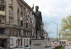 Церемонията ще затвори временно движението край паметника на революционераС възпоменателна