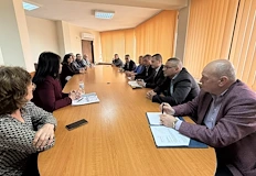 Областният управител събра кметовете от РусенскоОбластният управител на Русе Орлин