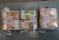 Турски шофьор е скрил парите във фабрични кухиниМитнически служители откриха