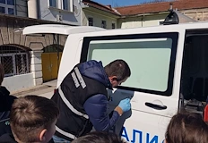 Децата от СУ Йордан Йовков учиха дактилоскопияУченици от четвърти клас
