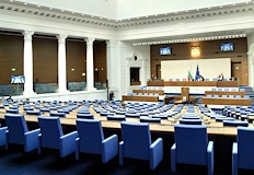 Изслушват Георги Клисурски и Румен Спецов в залаИзвънредно заседание на