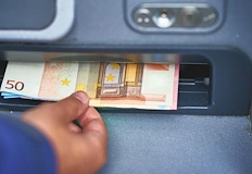 Русенецът направил четири транзакции с изгубената пластика37 годишен мъж от Русе