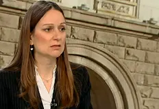 Властта отчита само лек шок докато горивата продължават да летят