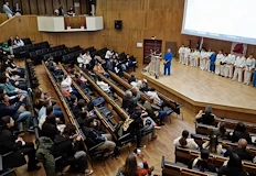 Посланикът на Япония уважи дългогодишната академична традицияНад 50 студенти и