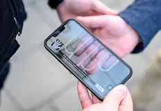 Новият софтуер превръща всеки служебен смартфон в биометричен четецСлужителите на