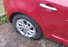 Феноменът лично паркомясто продължава да тормози градските кварталиКвартал Здравец Изток